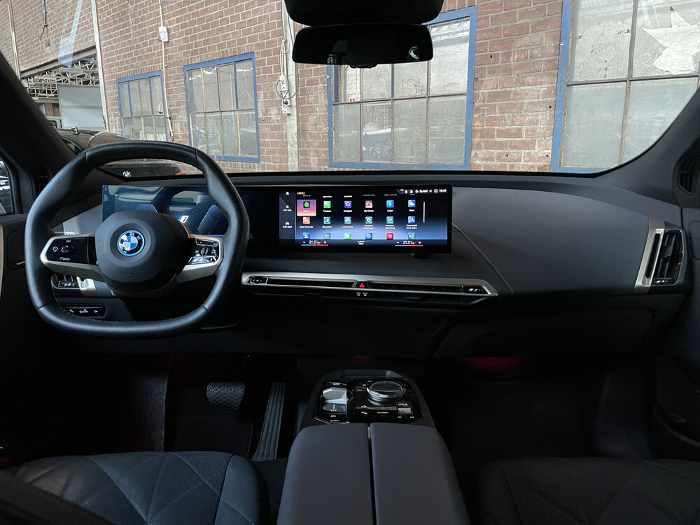 BMW iX xDrive40 M-Sport High Executive 71 kWh -GARANTIE- 326pk 2021 -Orig. NL-, N-352-HJ