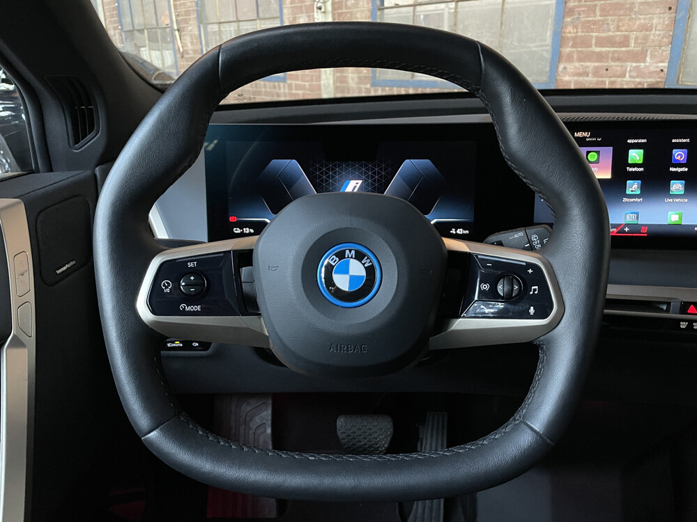 BMW iX xDrive40 M-Sport High Executive 71 kWh -GARANTIE- 326pk 2021 -Orig. NL-, N-352-HJ