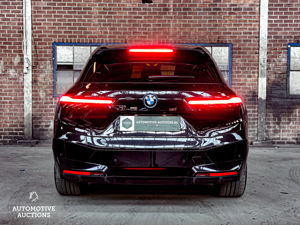 BMW iX xDrive40 M-Sport High Executive 71 kWh -GARANTIE- 326pk 2021 -Orig. NL-, N-352-HJ