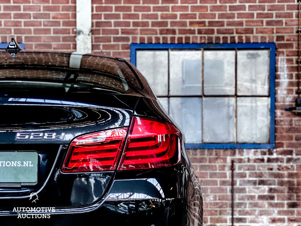 BMW 528i High Executive 258 PS 2010 5er Serie, 56-SJJ-1.
