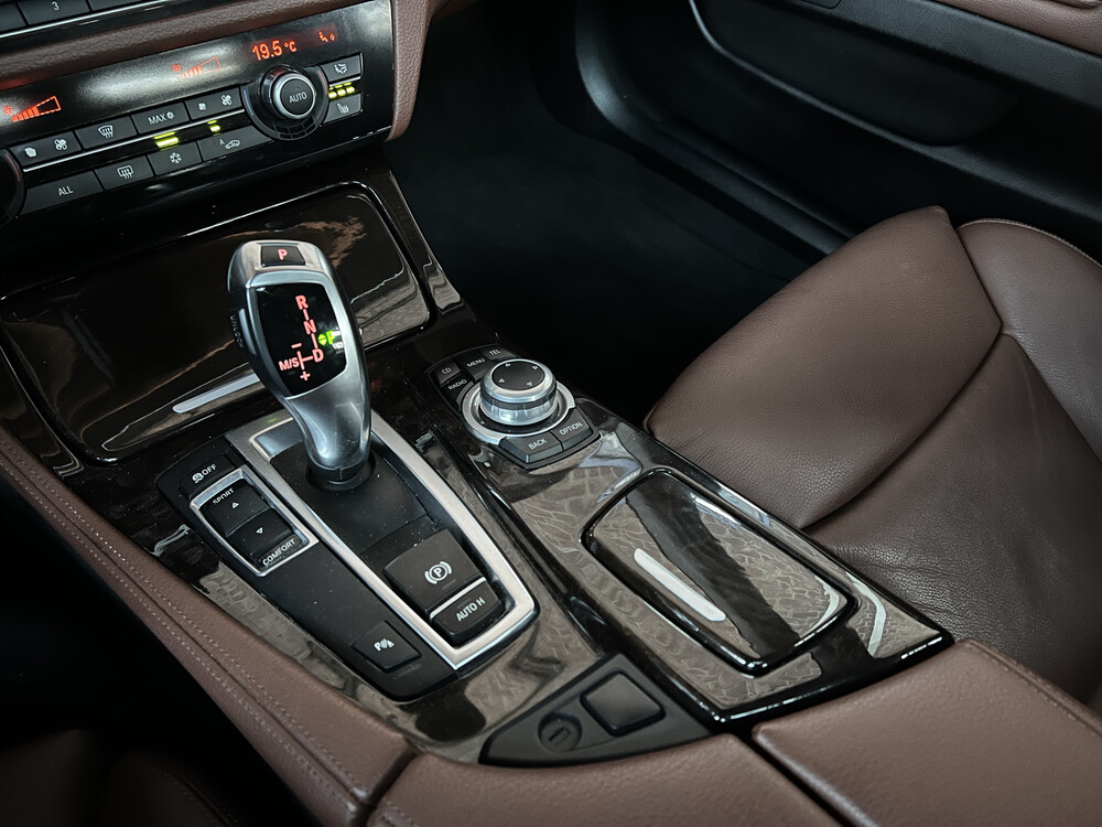 BMW 528i High Executive 258 PS 2010 5er Serie, 56-SJJ-1.