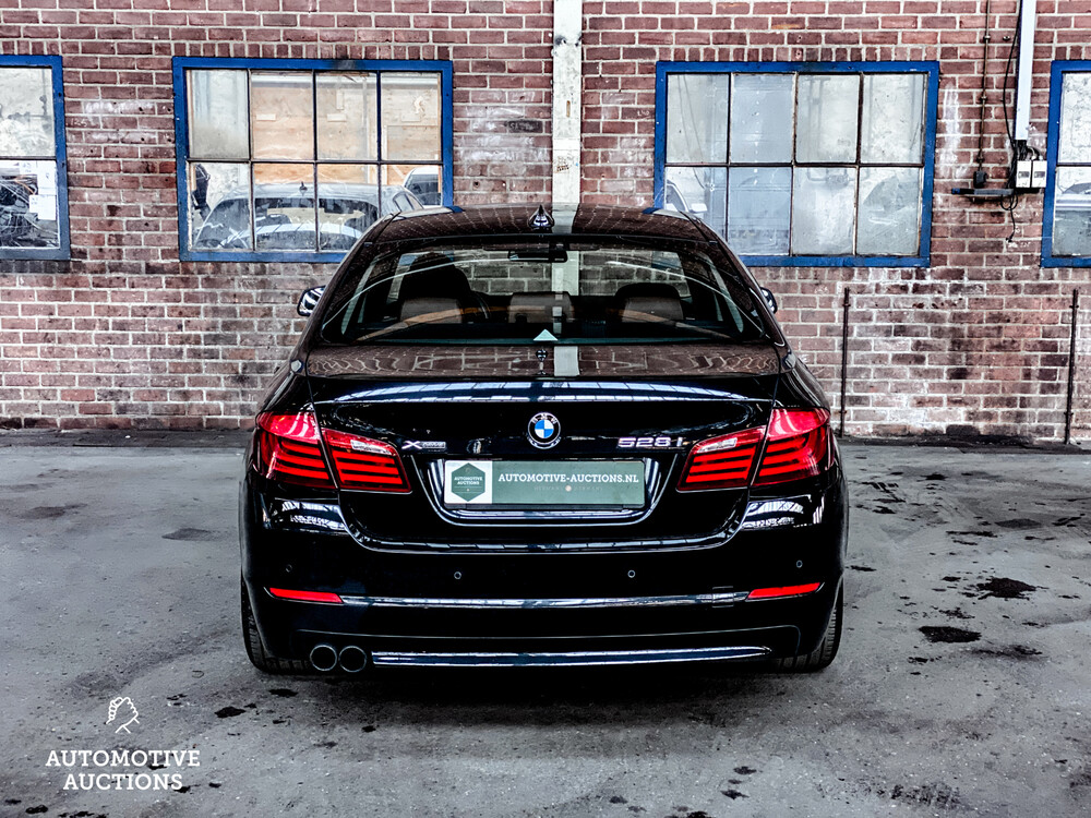 BMW 528i High Executive 258 PS 2010 5er Serie, 56-SJJ-1.