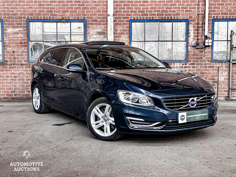 Volvo V60 D6 AWD Plug-In Hybrid Summen 215PS 2013 -Orig NL-, 4-SKK-23