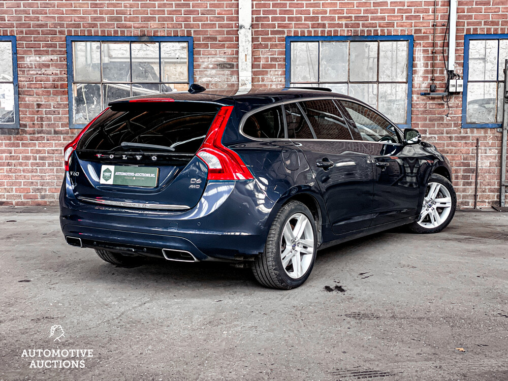 Volvo V60 D6 AWD Plug-In Hybrid Summen 215PS 2013 -Orig NL-, 4-SKK-23