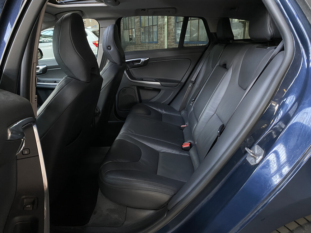 Volvo V60 D6 AWD Plug-In Hybrid Summen 215PS 2013 -Orig NL-, 4-SKK-23