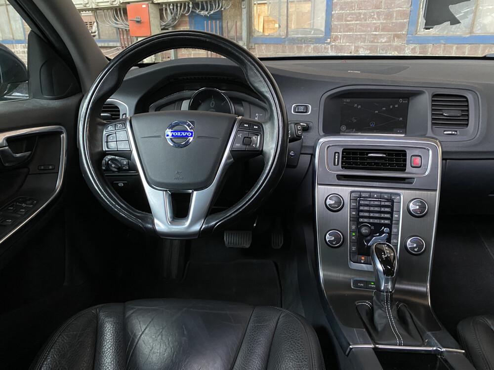 Volvo V60 D6 AWD Plug-In Hybrid Summen 215PS 2013 -Orig NL-, 4-SKK-23