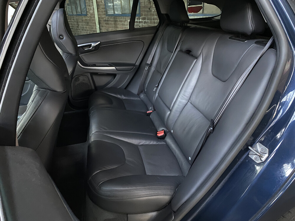 Volvo V60 D6 AWD Plug-In Hybrid Summen 215PS 2013 -Orig NL-, 4-SKK-23