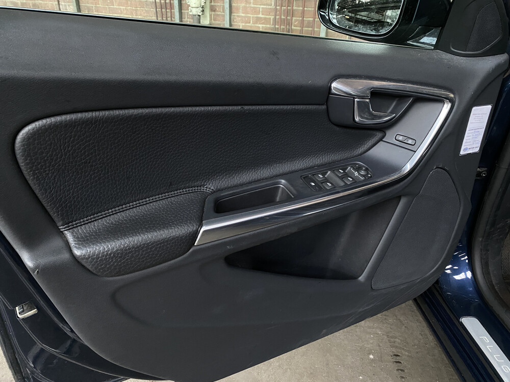 Volvo V60 D6 AWD Plug-In Hybrid Summen 215PS 2013 -Orig NL-, 4-SKK-23