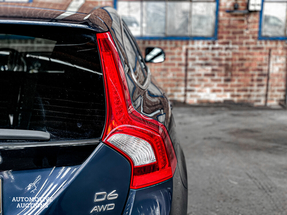 Volvo V60 D6 AWD Plug-In Hybrid Summen 215PS 2013 -Orig NL-, 4-SKK-23