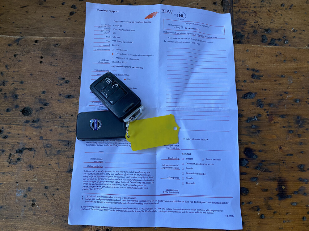 Volvo V60 D6 AWD Plug-In Hybrid Summen 215PS 2013 -Orig NL-, 4-SKK-23