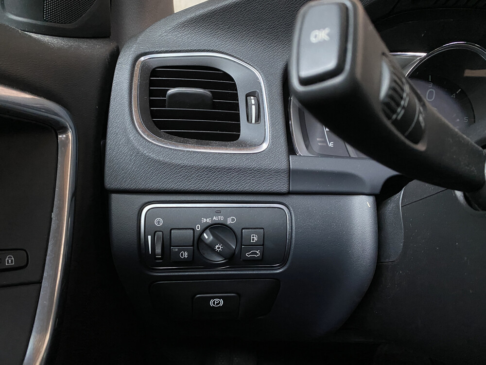 Volvo V60 D6 AWD Plug-In Hybrid Summen 215PS 2013 -Orig NL-, 4-SKK-23