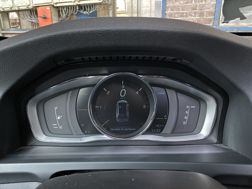 Volvo V60 D6 AWD Plug-In Hybrid Summen 215PS 2013 -Orig NL-, 4-SKK-23