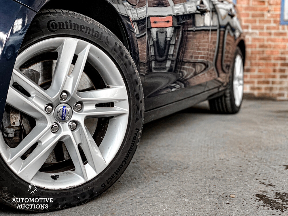 Volvo V60 D6 AWD Plug-In Hybrid Summen 215PS 2013 -Orig NL-, 4-SKK-23