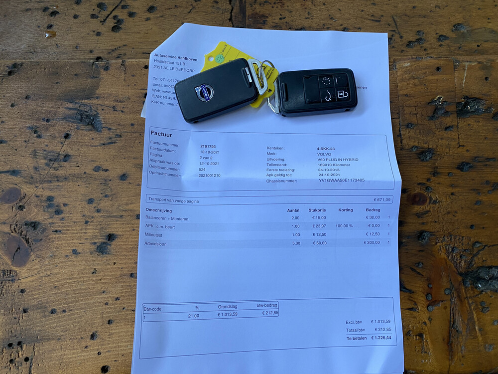 Volvo V60 D6 AWD Plug-In Hybrid Summen 215PS 2013 -Orig NL-, 4-SKK-23