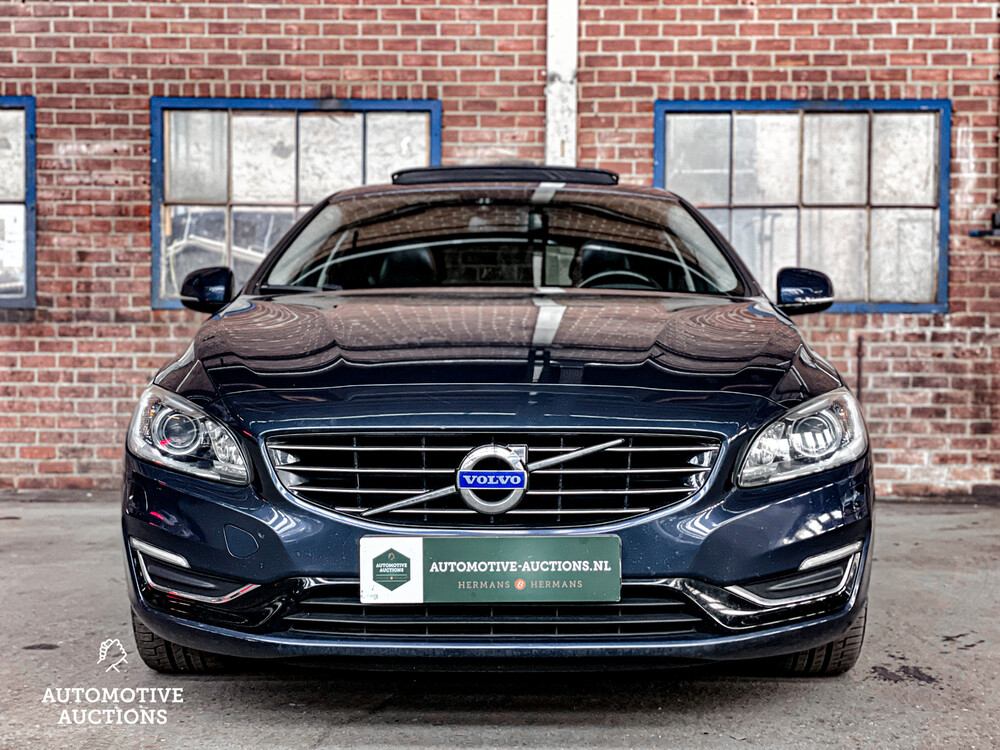 Volvo V60 D6 AWD Plug-In Hybrid Summen 215PS 2013 -Orig NL-, 4-SKK-23