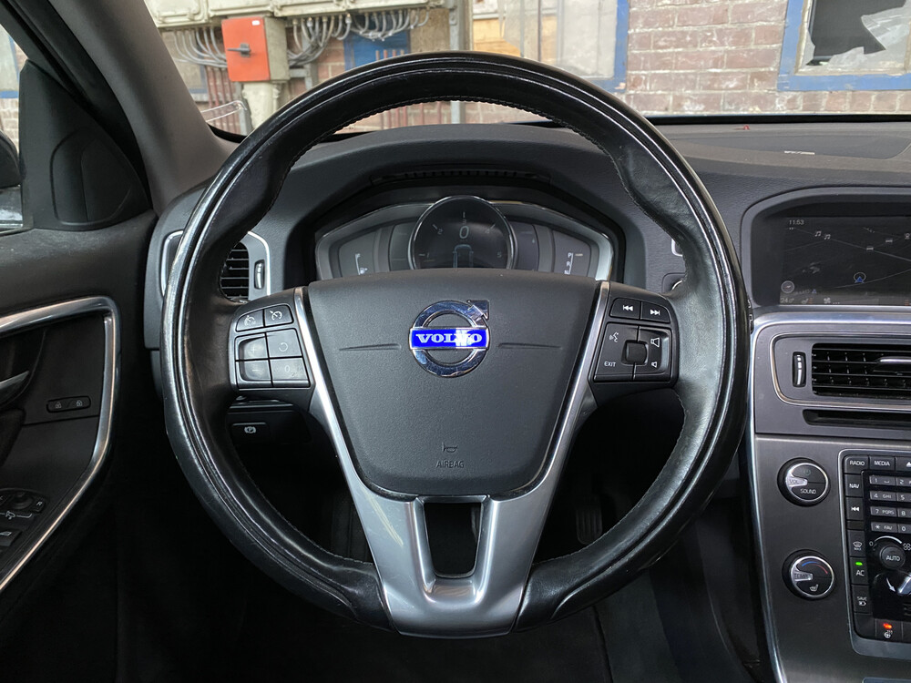 Volvo V60 D6 AWD Plug-In Hybrid Summen 215PS 2013 -Orig NL-, 4-SKK-23