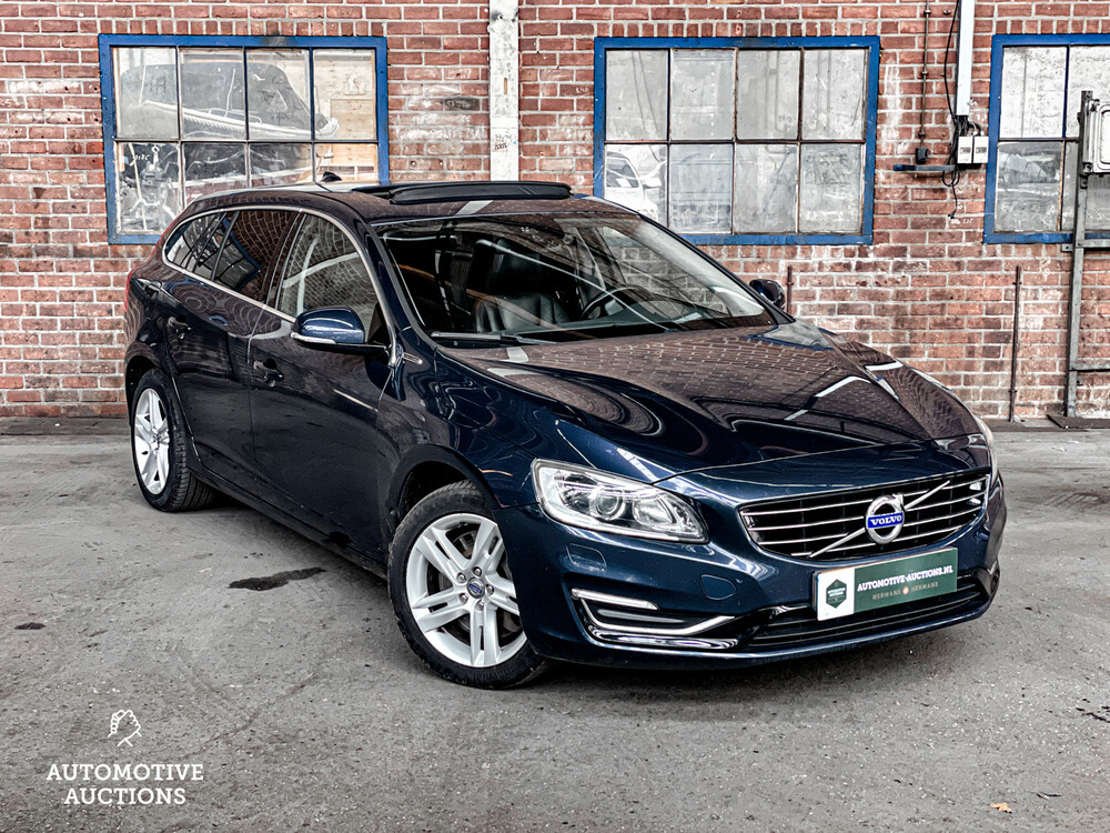 Volvo V60 D6 AWD Plug-In Hybrid Summen 215PS 2013 -Orig NL-, 4-SKK-23