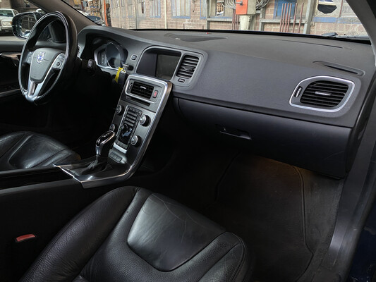 Volvo V60 D6 AWD Plug-In Hybrid Summen 215pk 2013 -Orig NL-, 4-SKK-23