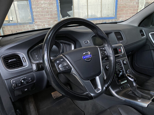 Volvo V60 D6 AWD Plug-In Hybrid Summen 215hp 2013 -Orig NL-, 4-SKK-23