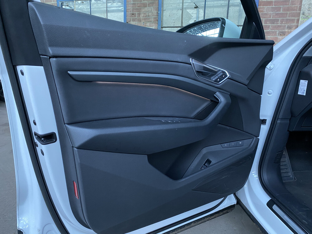 Audi e-tron 55 Quattro Advanced Pro Line 360PS 2018, J-696-RZ