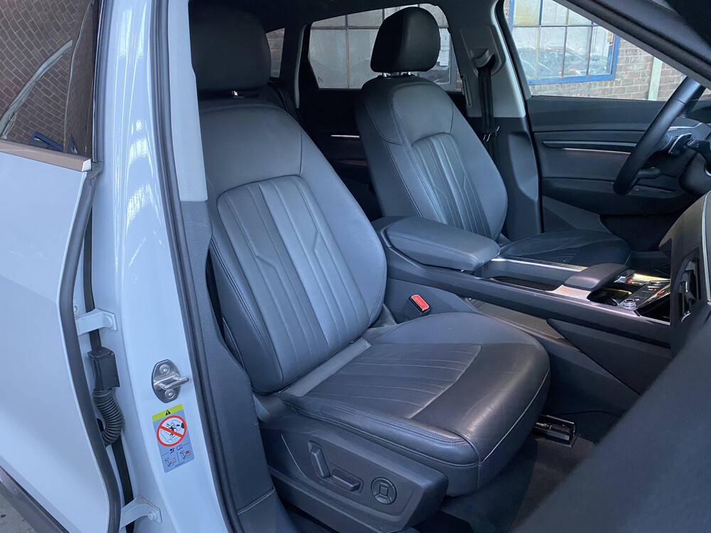 Audi e-tron 55 Quattro Advanced Pro Line 360PS 2018, J-696-RZ