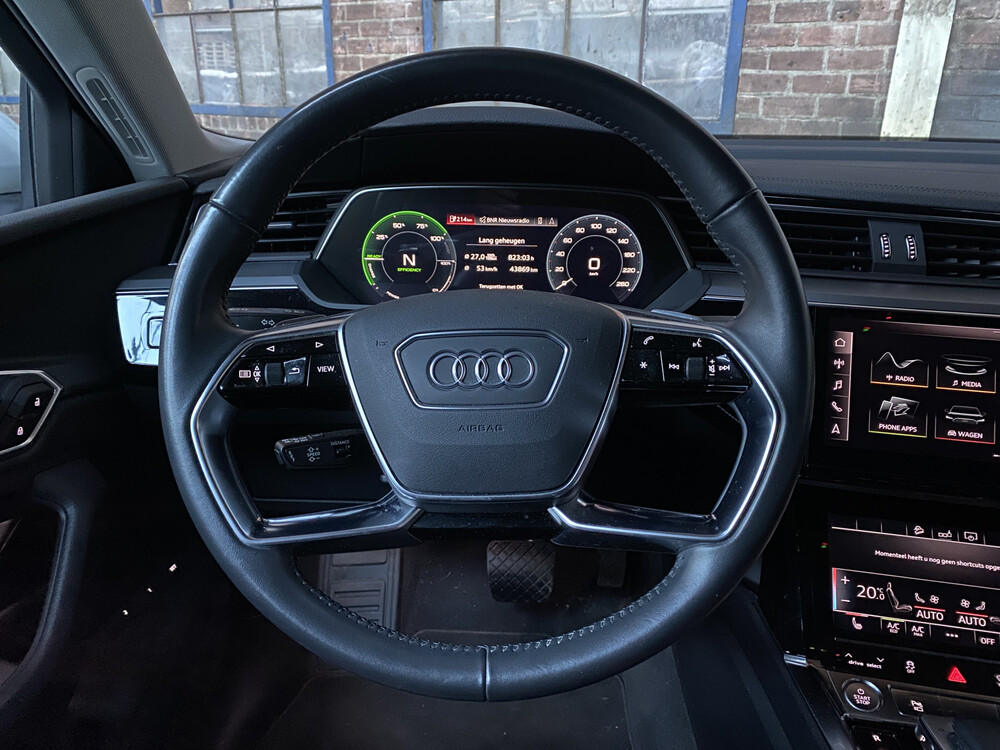 Audi e-tron 55 Quattro Advanced Pro Line 360PS 2018, J-696-RZ