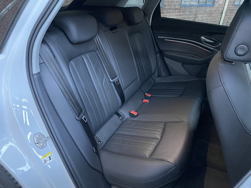 Audi e-tron 55 Quattro Advanced Pro Line 360PS 2018, J-696-RZ