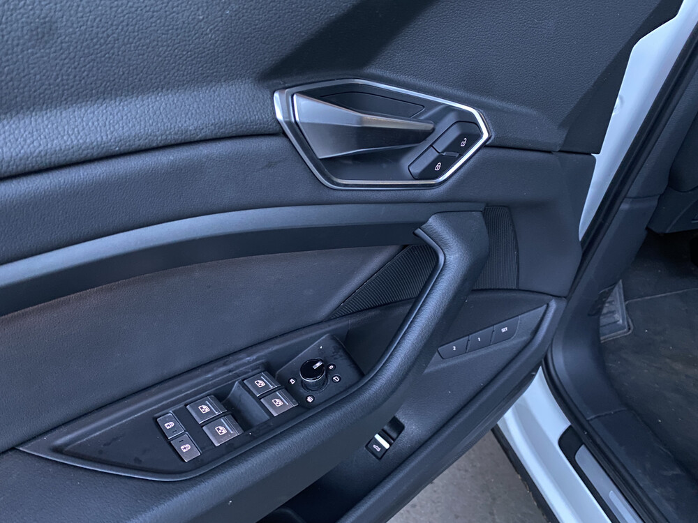 Audi e-tron 55 Quattro Advanced Pro Line 360PS 2018, J-696-RZ