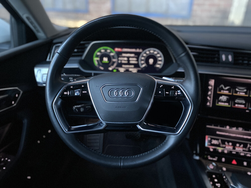 Audi e-tron 55 Quattro Advanced Pro Line 360PS 2018, J-696-RZ