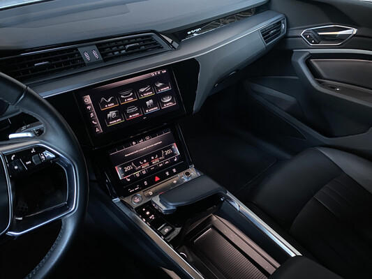 Audi e-tron 55 Quattro Advanced Pro Line 360pk 2018, J-696-RZ