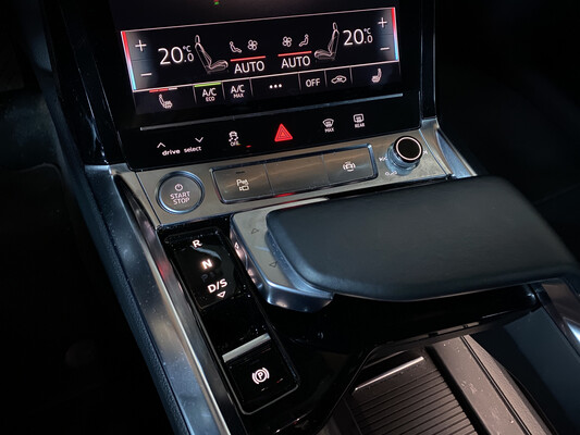 Audi e-tron 55 Quattro Advanced Pro Line 360hp 2018, J-696-RZ