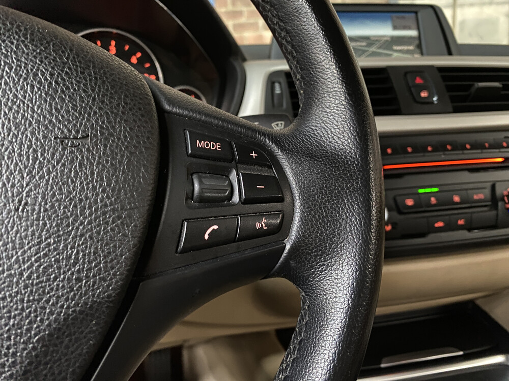 BMW 318d Touring High Executive 3er 136PS 2013, PV-088-R