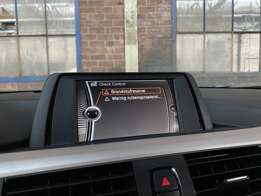 BMW 318d Touring High Executive 3er 136PS 2013, PV-088-R