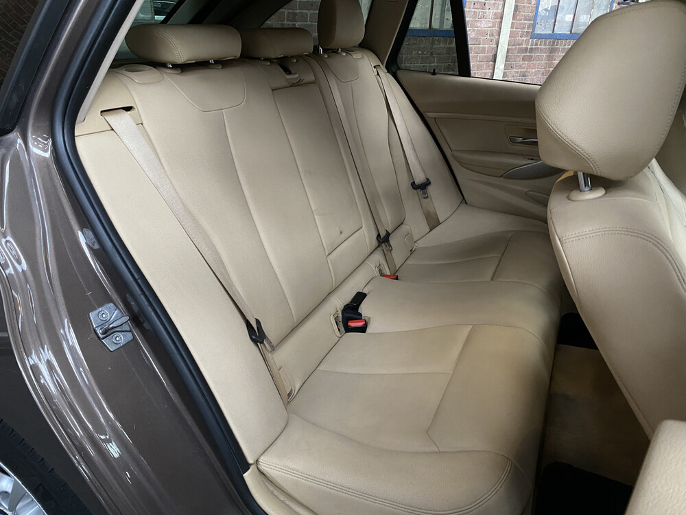 BMW 318d Touring High Executive 3er 136PS 2013, PV-088-R