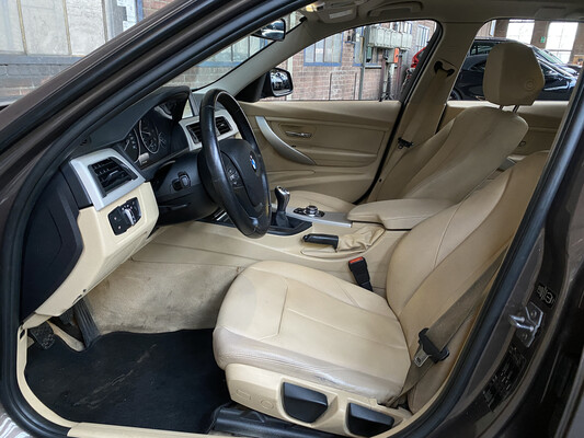 BMW 318d Touring High Executive 3er 136PS 2013, PV-088-R