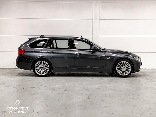 BMW 320i Touring Upgrade Edition 3-serie 184pk 2013, 76-ZVN-2