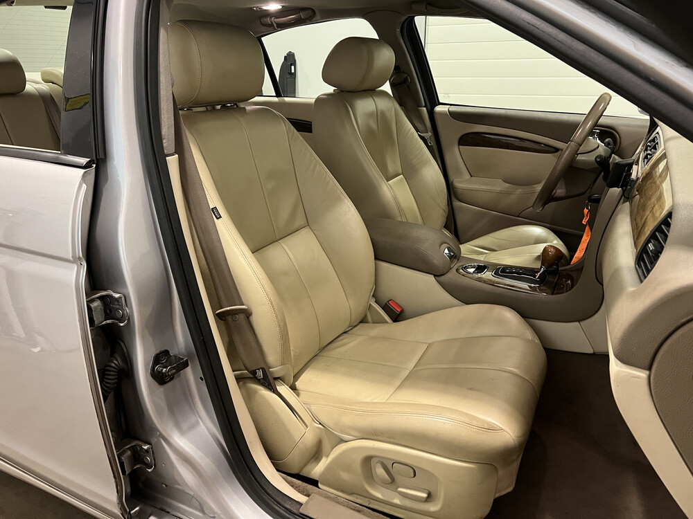 Jaguar S-type Executive 2.5 V6 208hp 2002, 86-JT-BZ