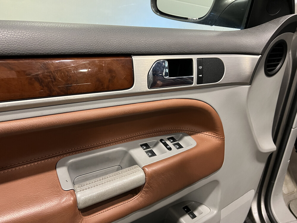 Volkswagen Touareg 3.6 V6 FSI Highline 280hp 2008, 37-HGR-5