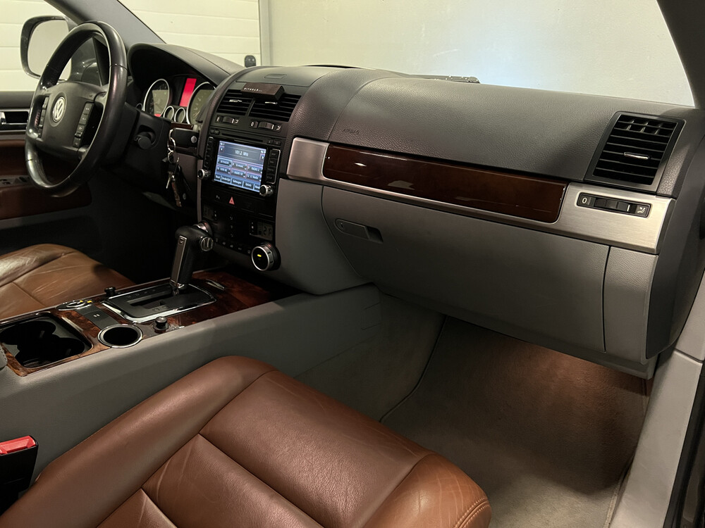 Volkswagen Touareg 3.6 V6 FSI Highline 280hp 2008, 37-HGR-5