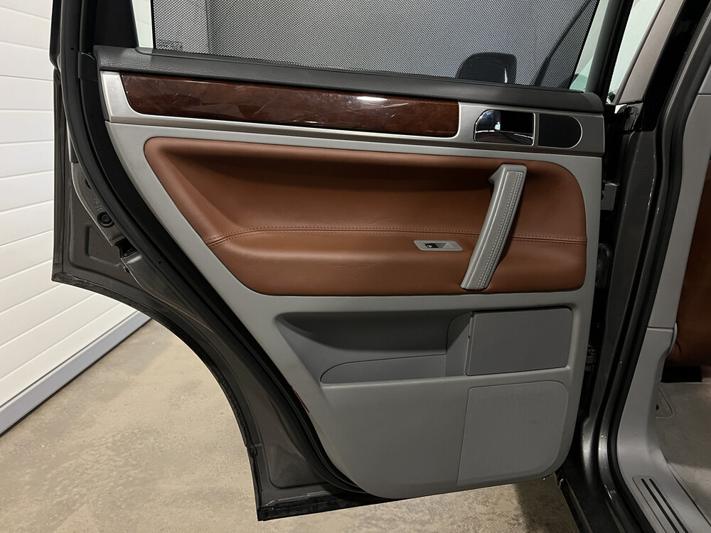 Volkswagen Touareg 3.6 V6 FSI Highline 280hp 2008, 37-HGR-5