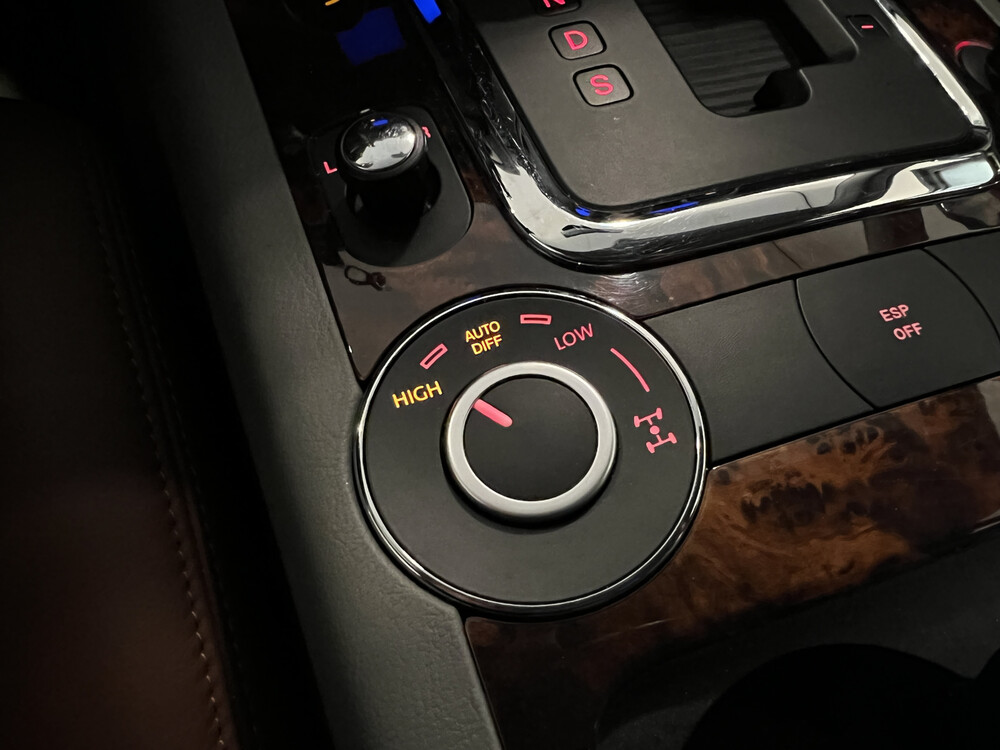 Volkswagen Touareg 3.6 V6 FSI Highline 280hp 2008, 37-HGR-5