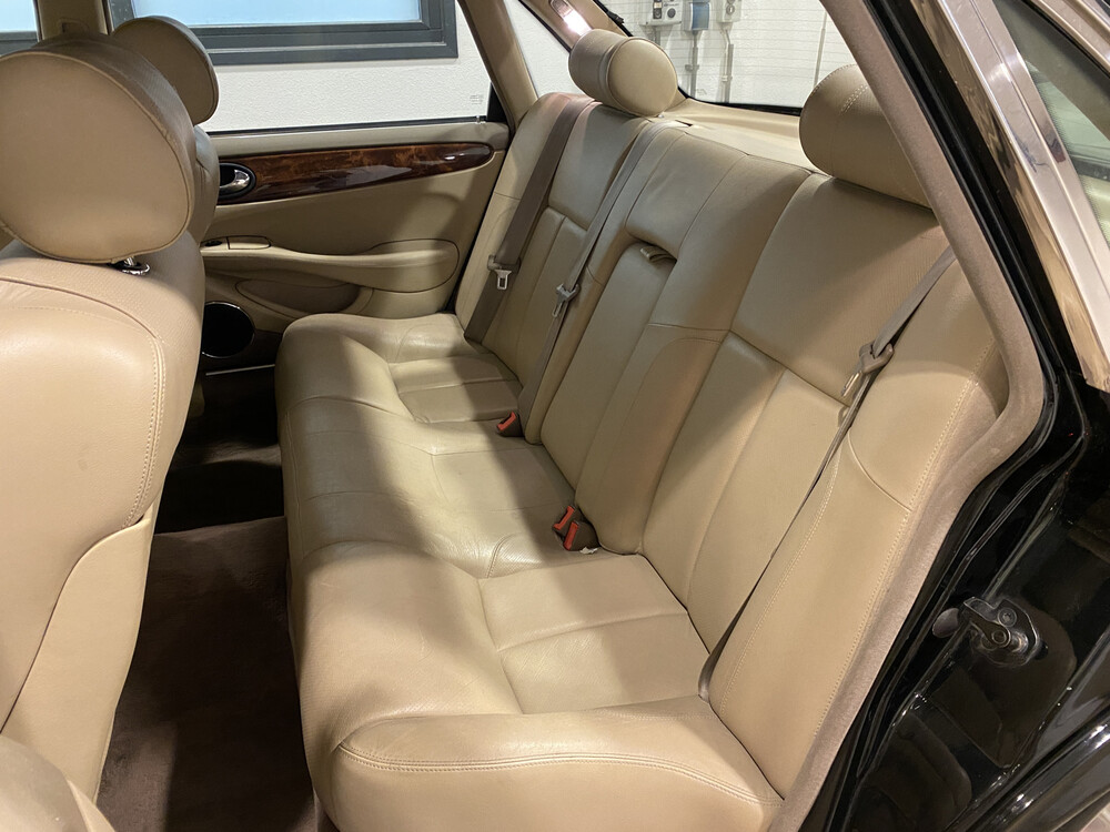 Jaguar XJ 3.2 V8 Executive 237hp 2002, 41-ZKN-1