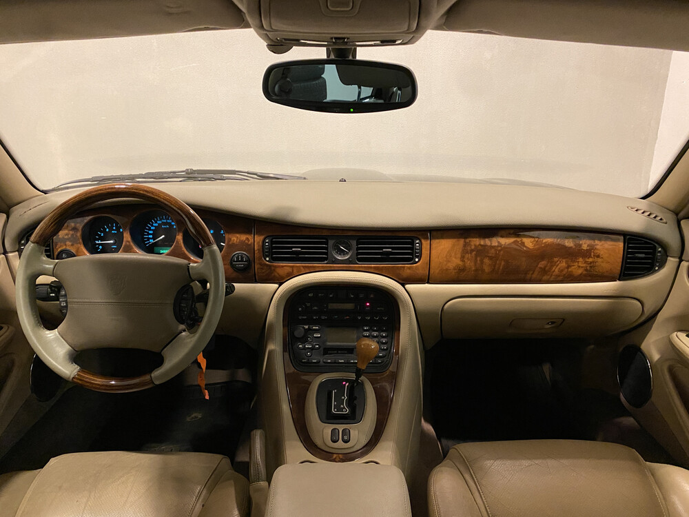Jaguar XJ 3.2 V8 Executive 237hp 2002, 41-ZKN-1
