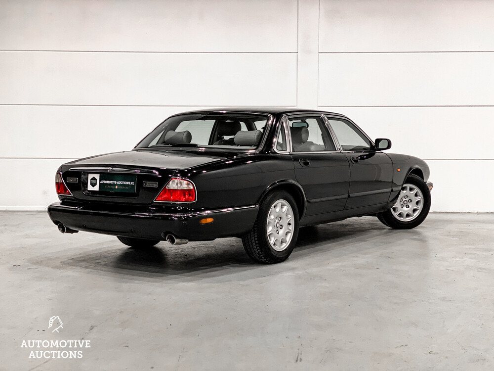 Jaguar XJ 3.2 V8 Executive 237hp 2002, 41-ZKN-1