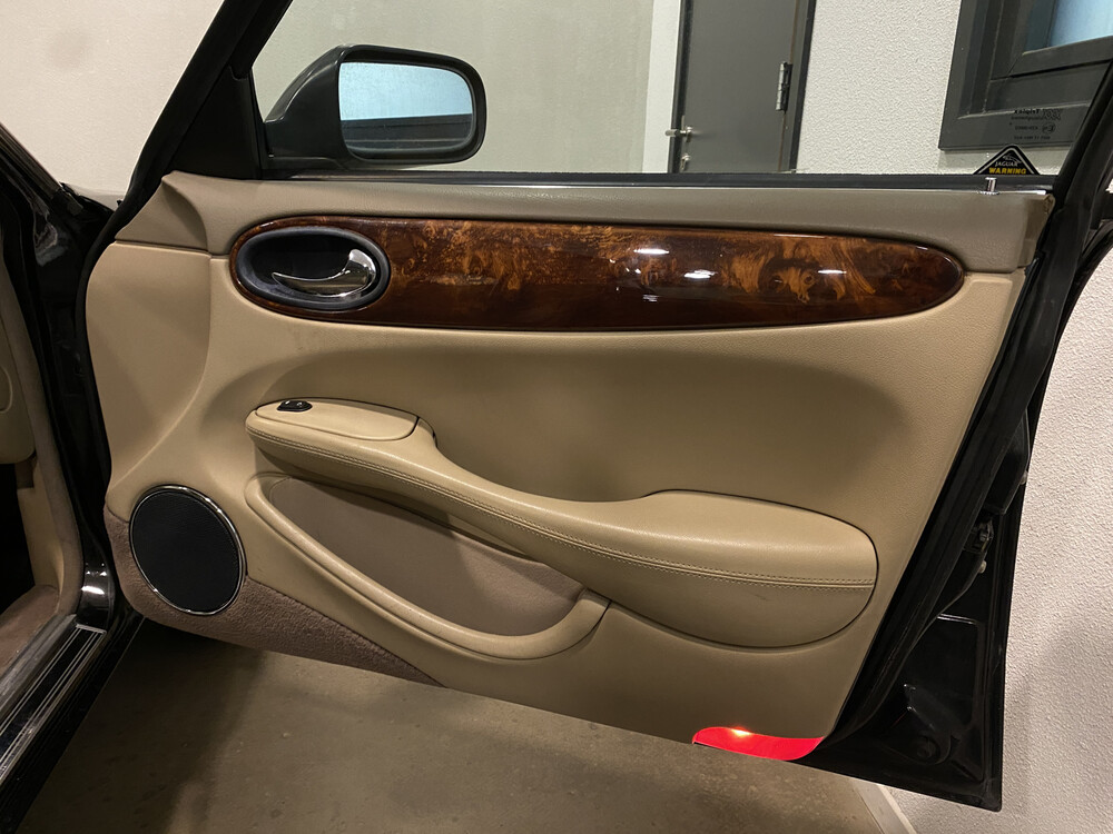 Jaguar XJ 3.2 V8 Executive 237hp 2002, 41-ZKN-1