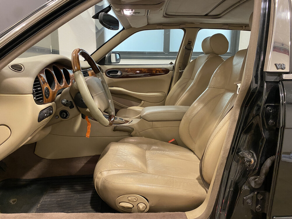 Jaguar XJ 3.2 V8 Executive 237hp 2002, 41-ZKN-1