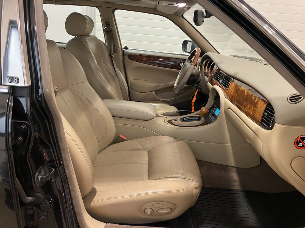 Jaguar XJ 3.2 V8 Executive 237hp 2002, 41-ZKN-1