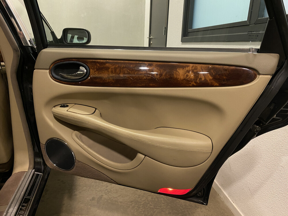 Jaguar XJ 3.2 V8 Executive 237hp 2002, 41-ZKN-1