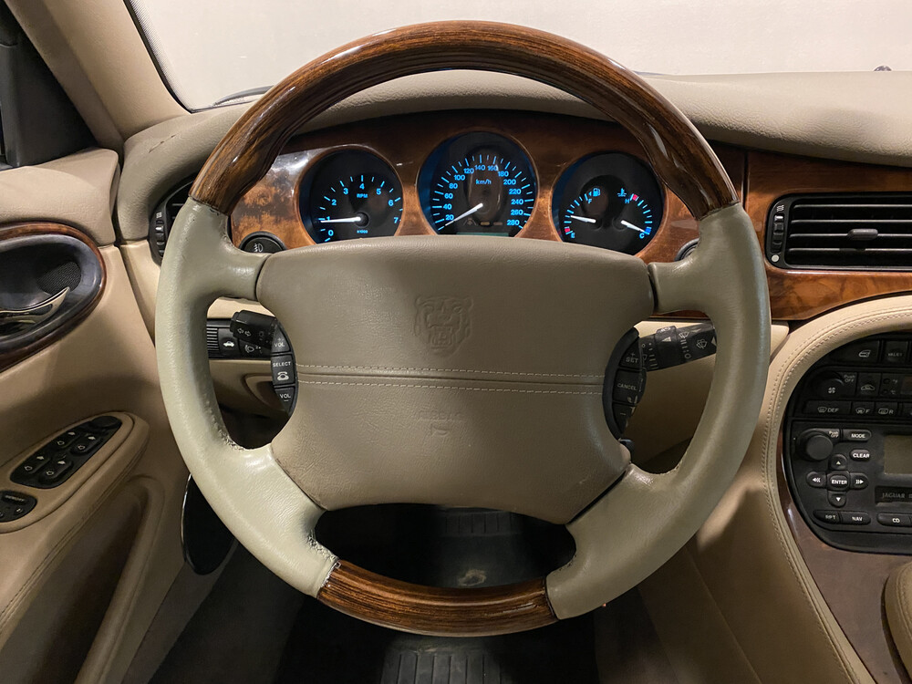 Jaguar XJ 3.2 V8 Executive 237hp 2002, 41-ZKN-1