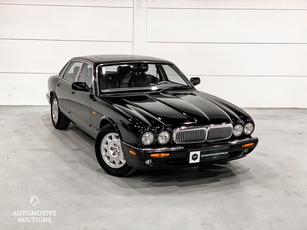 Jaguar XJ 3.2 V8 Executive 237hp 2002, 41-ZKN-1